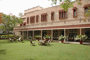 A Best in class budget hotel, Hotel Arya Niwas Offers Old world charm with all modern aminities.